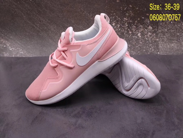 Nike Roshe Run Women 23